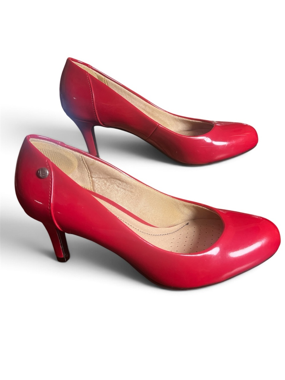 Life Stride Women’s Red Patent Leather Mid Heel Pumps